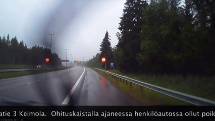 Sur une autoroute de Finlande, un élan est percuté violemment