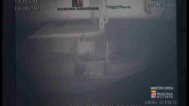 Italia rescata un barco hundido con inmigrantes en el Mediterráneo