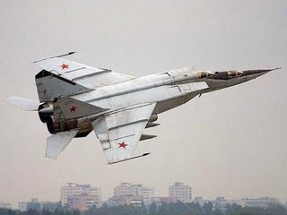 Siêu Tiêm Kích Mig 25 Đua Tốc Độ Với Siêu Xe Dragster