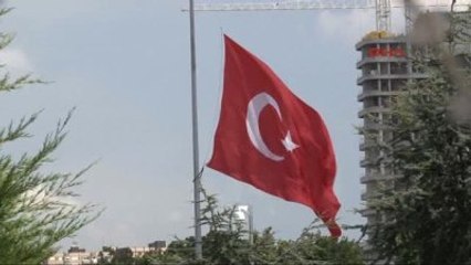 Milli Yas Nedeniyle Bayraklar Yarıya İndirildi
