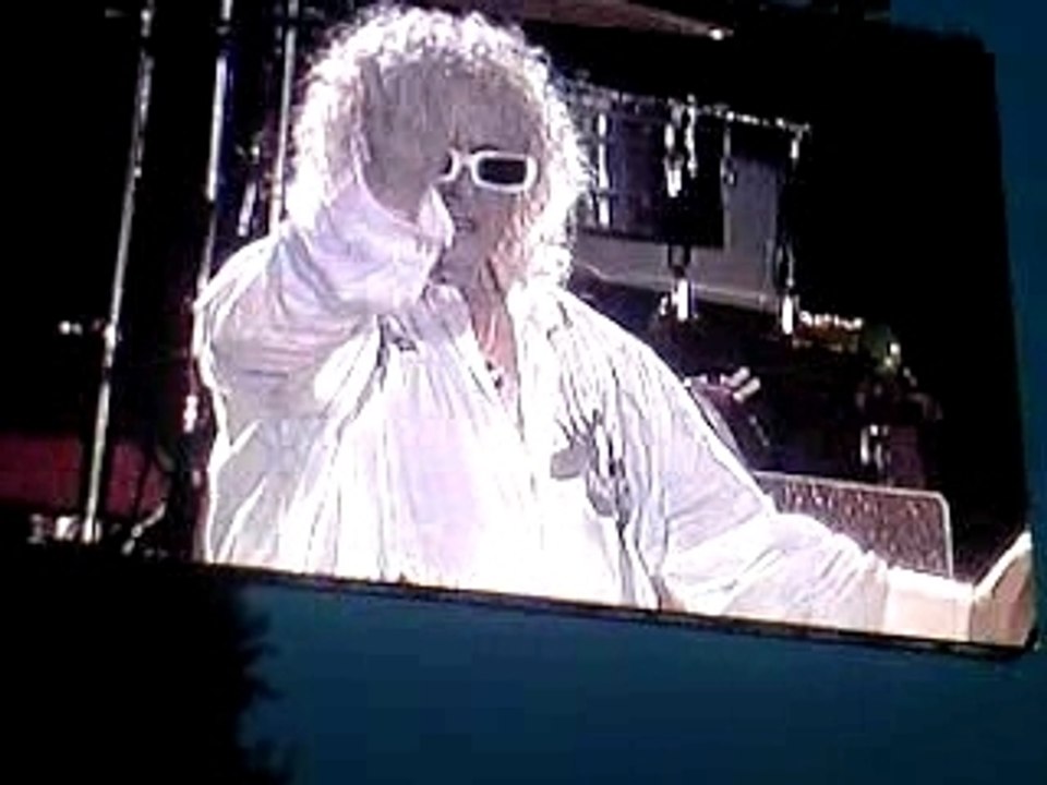 Concert polnaref (champs de mars) suite