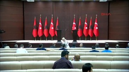 Başbakan Yıldırım: Havaalanlarımızın Girişlerinde Özel Eğitilmiş Güvenlik Elamanlarını Artıracağız