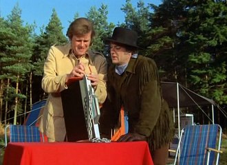 Die 2  E11 Der Mann Mit Dem Koefferchen