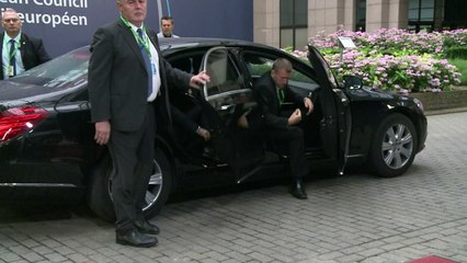 Istanbul: "deux blessés légers français" annonce Hollande