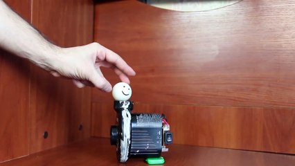 Amazing experiment with a flying ball