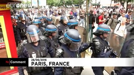 Download Video: Clashes in Paris