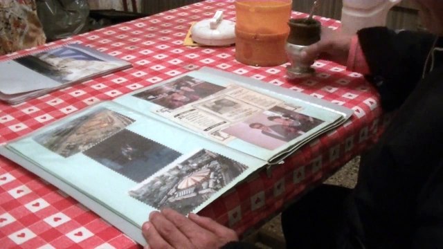 Taller III - 2016 - Solo se trata de vivir: la historia de Luis Riquelme .