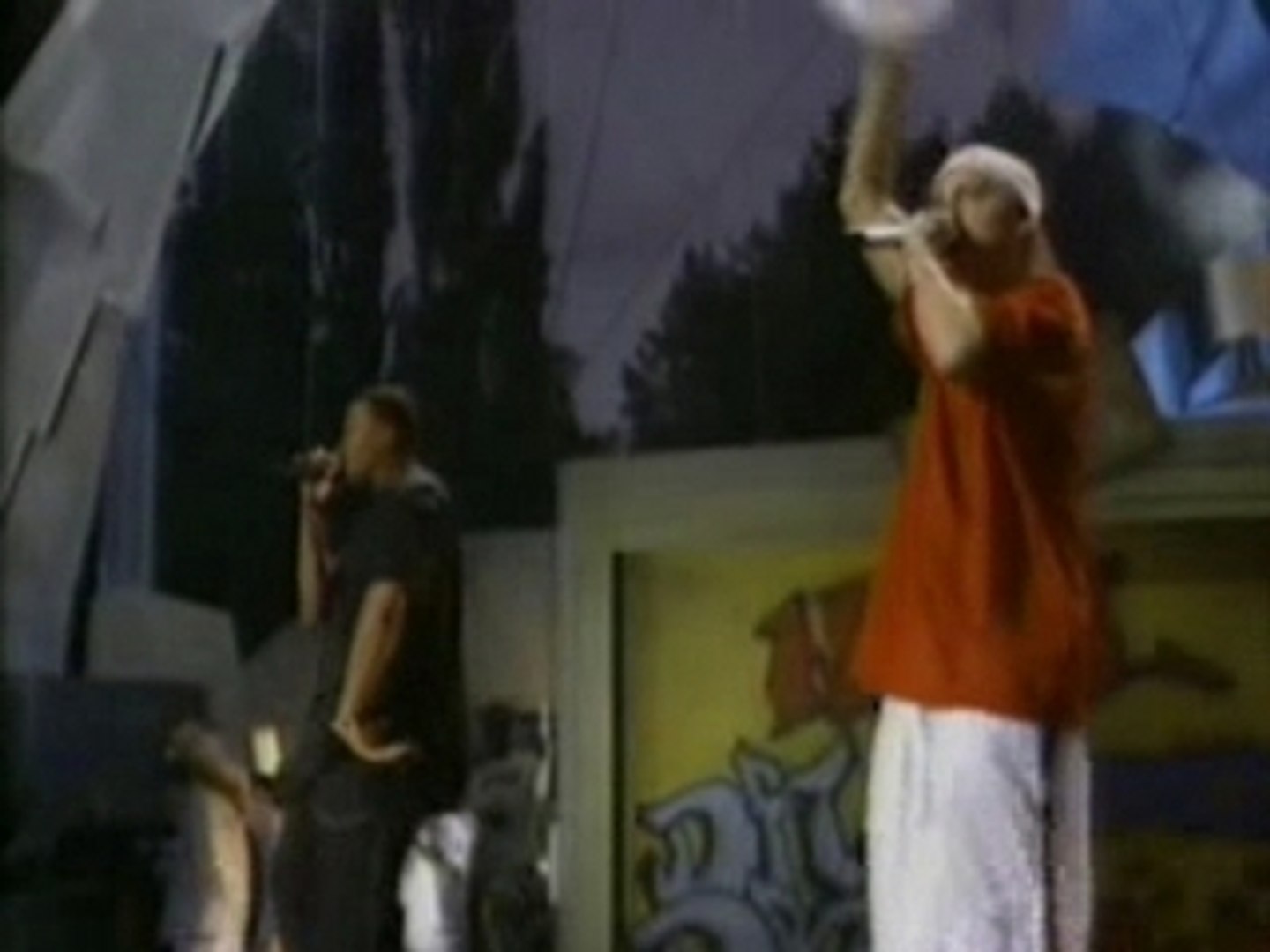 ⁣eminem chante en arabe