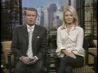Sarah Michelle Gellar @ Regis&Kelly (2006)