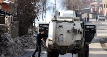 Van'da Polise Roketatarlı Saldırı