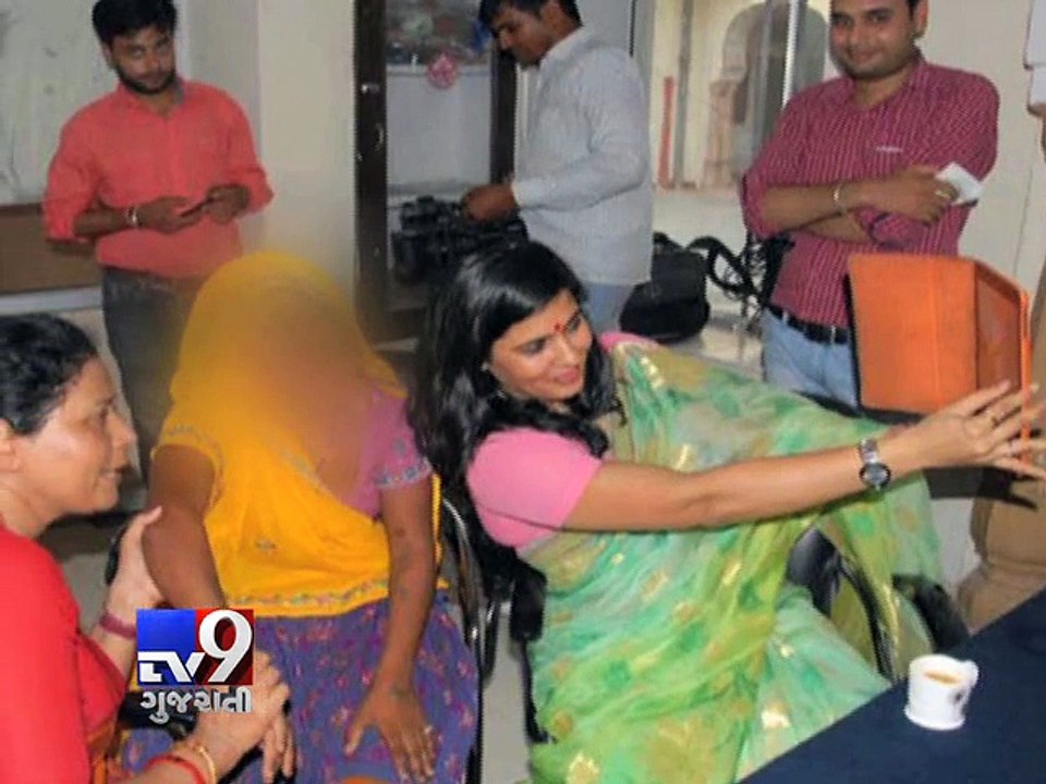 Rajasthan women commission member clicks 'selfie' with rape victim - Tv9 Gujarati