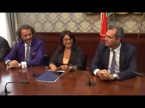 Napoli - Il Prefetto incontra i 18 sindaci neoeletti della provincia (29.06.16)
