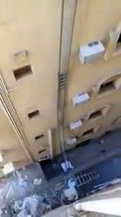 OMG very dangerious work must watch it brave men