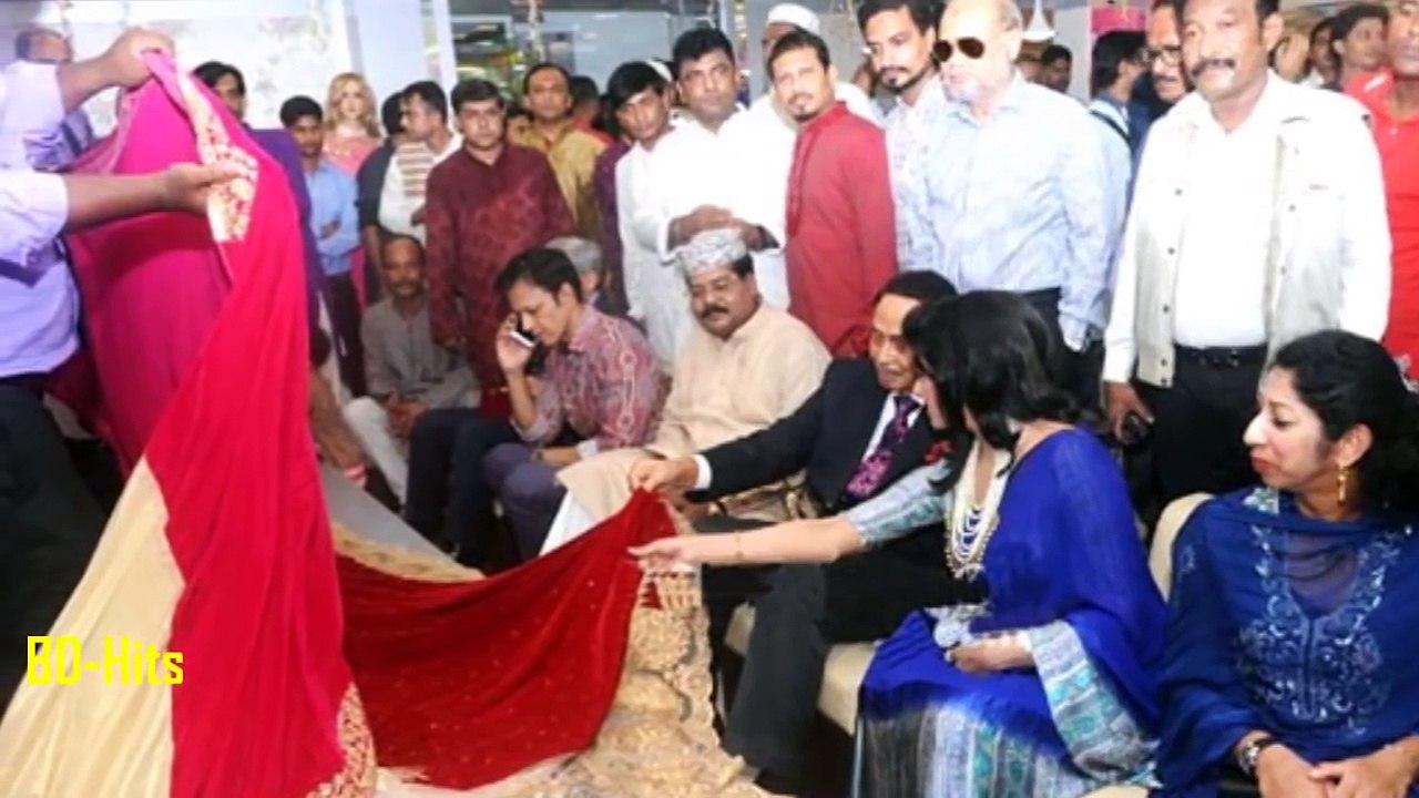 এবার মৌকে শাড়ি দিলেন এরশাদ ! Hussain Muhammad Ershad & Sadia Islam Mou !
