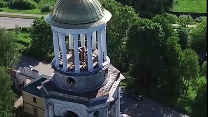Dron pilla in fraganti a pareja teniendo sexo en esta iglesia
