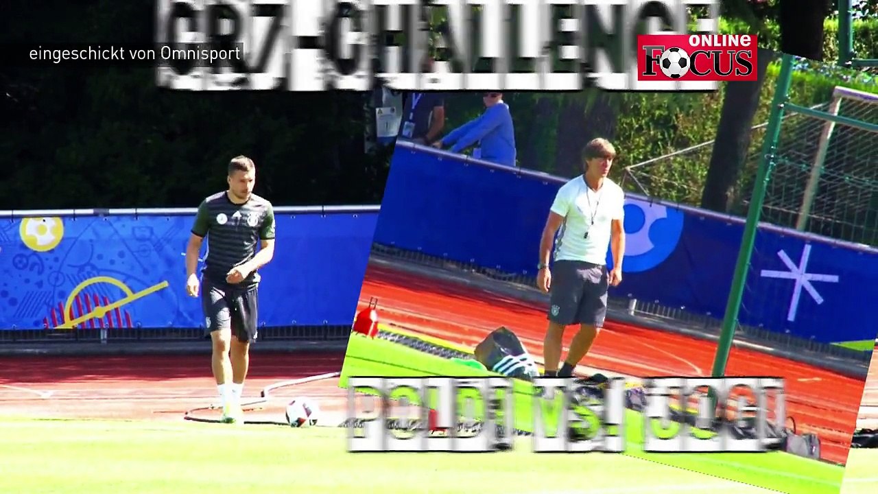 L'entraineur allemand s'illustre... avec ses pieds