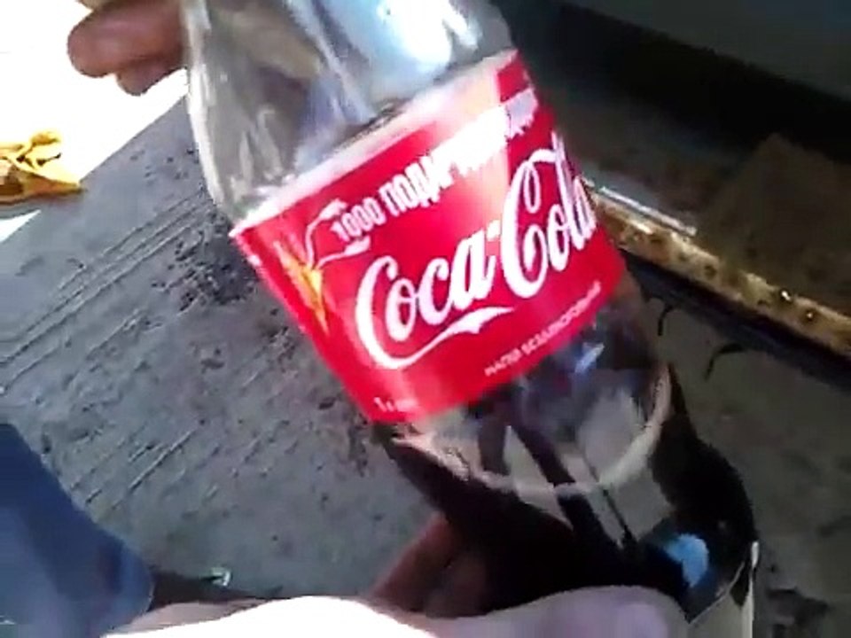 15 cose inaspettate e utili che puoi fare con la cola oltre che berla