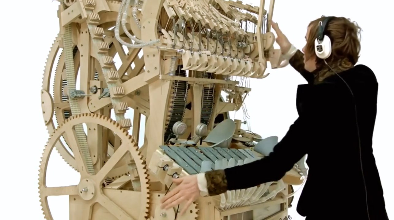 Охренеть! Просто нет слов! Вы думаете Вас больше нечем удивить тогда смотрите