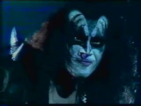 KISS (Gene Simmons) Bass Solo