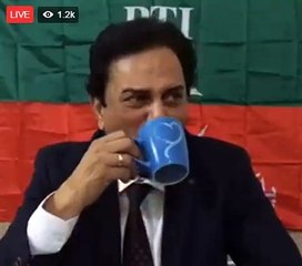 Yeh burger kha ker bhi ayen gay nahi chorain gay - Naeem Bukhari defends burger taunt on PTI followers