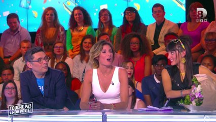 Caroline Ithurbide se dandine sur le plateau avec sa petite tenue légère !