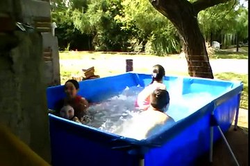 ELLA ES BONITA PERO ESTA LOQUITA  28