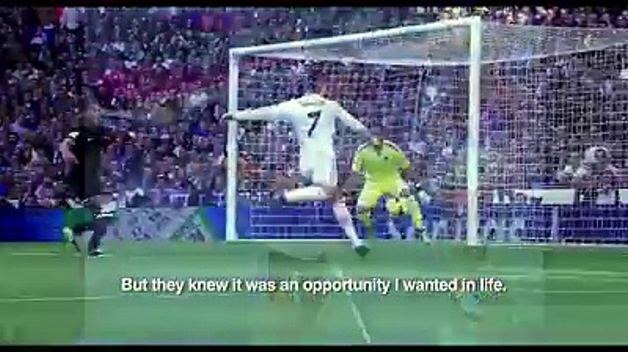 Cristiano Ronaldo_He is amazing look at a small tutorial of his life and goals
