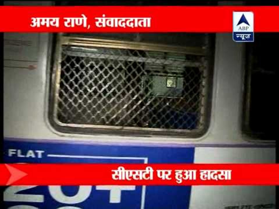 Mumbai: Local train derails, no casualty ‎