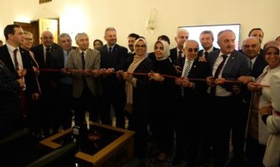 AK Parti Milletvekilleri Erdoğan'la Aynı Anda TV Önünde Açılış Yaptı