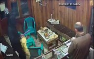 بالفيديو.. سطو مسلح بالكلاشينكوف على محل ذهب بكرداسة ساعة الإفطار