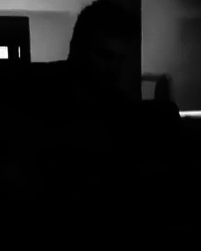 Ο Παντέλης Παντελίδης ερμηνεύει το νέο του κομμάτι ''Θυμάμαι''