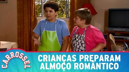 Crianças preparam almoço romântico