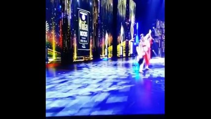 Fawad Khan Singing in IIFA Rocks 2016 - Kal Ho Na Ho