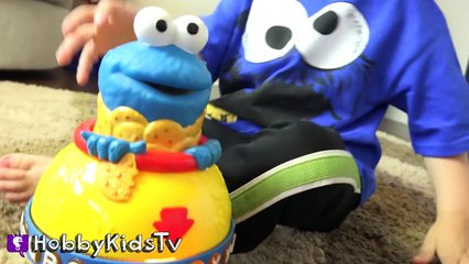 World's Biggest COOKIE MONSTER Surprise Egg! Sesame Street Toys HobbyKidsTV_7