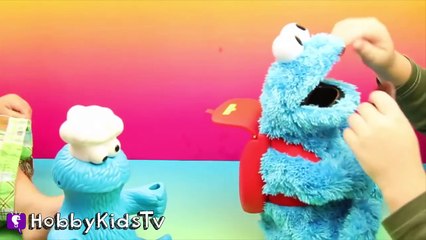 World's Biggest COOKIE MONSTER Surprise Egg! Sesame Street Toys HobbyKidsTV_9