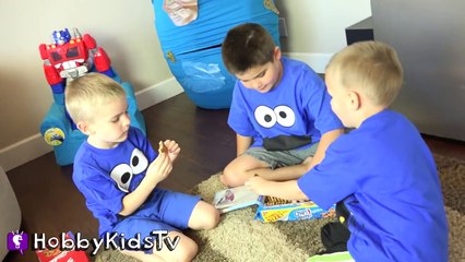 World's Biggest COOKIE MONSTER Surprise Egg! Sesame Street Toys HobbyKidsTV_12