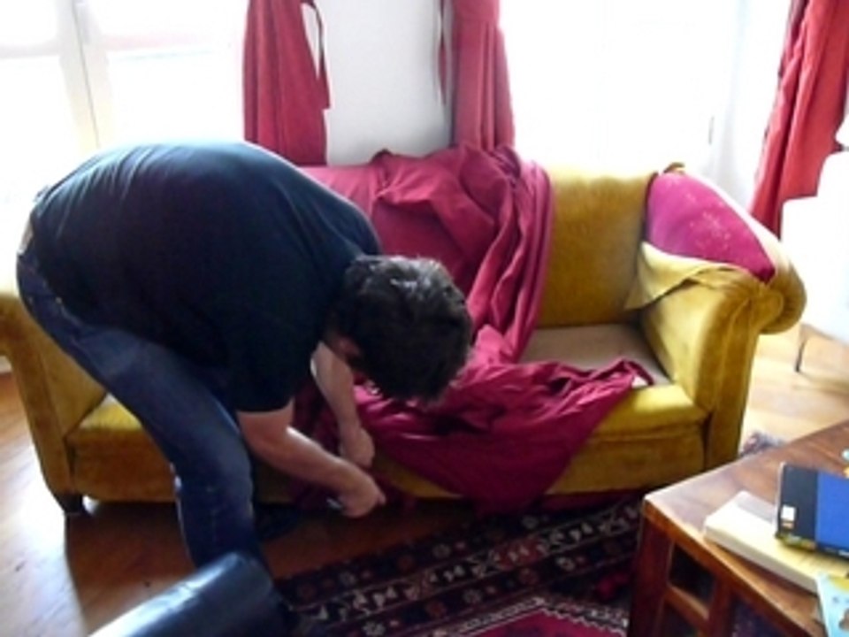 La fin du canapé rouge