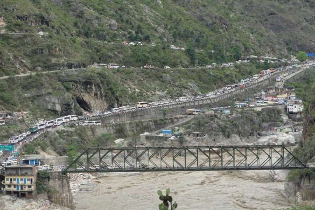 Beware to Fake Viral Video of 'Govindghat Bridge Washed Out'