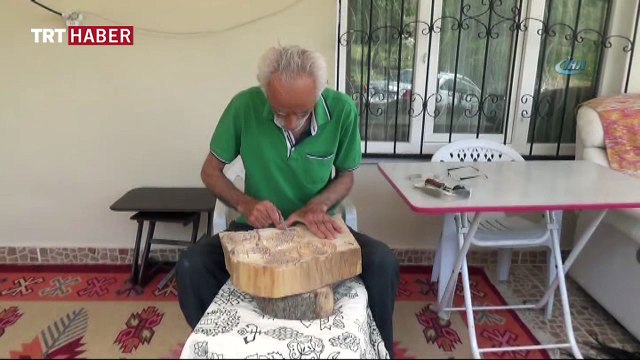 Mesleğini yaşatmaya çalışıyor