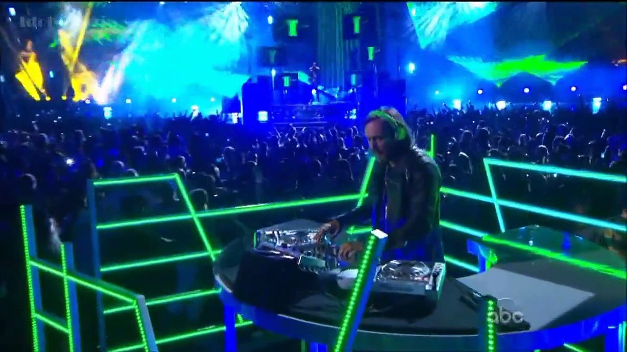 David Guetta, Ne-Yo & Akon - Play Hard - Billboard Awards 2013  720 HD