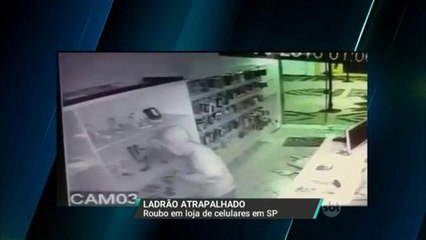SP: Ladrão atrapalhado bate em porta de vidro durante fuga