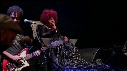 Elza Soares faz `vaquinha virtual´ para gravar DVD