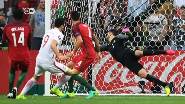 Portugal takes Poland in penalty shootout | DW News