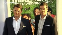 Zac Efron und Adam DeVine suchen Hochzeits-Dates