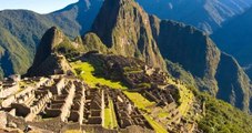 Machu Picchu'da 'Uçuş Selfiesi' Çekerken Uçurumdan Düştü