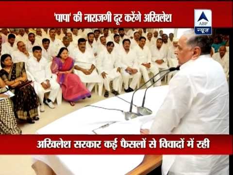 Mulayam Singh Yadav pulls up son Akhilesh Yadav's government‎