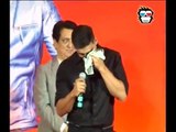 WATCH: Akshay Kumar cries his heart out before Media for not getting Awards