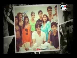 WOW!! SRK chills with Aryan, Suhana and Navya Nanda on a beach