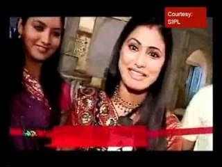 Akshara celebrates her birthday on the sets of 'Yeh Rishta Kya Kehlata Hai'