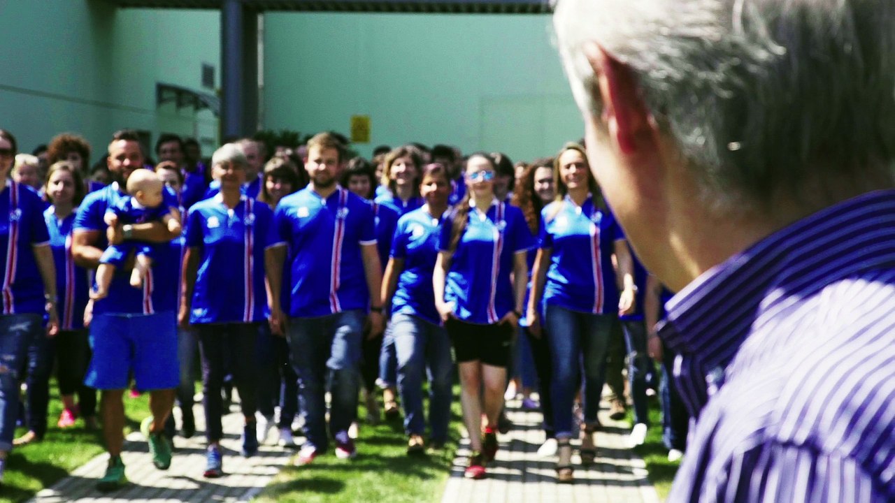 Le clapping islandais repris par les salariés d'Errea